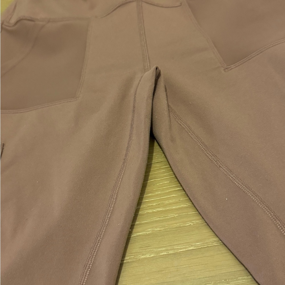 ALO high waisted cargo leggings, rosewood - Picture 4 of 7